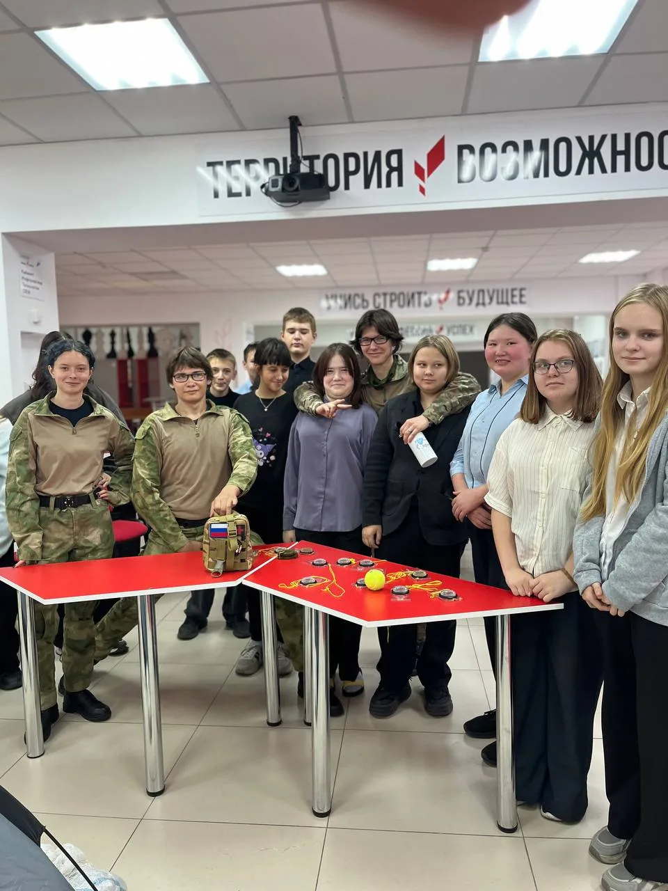 Воспитанники военно-патриотического клуба провели уроки выживания для школьников